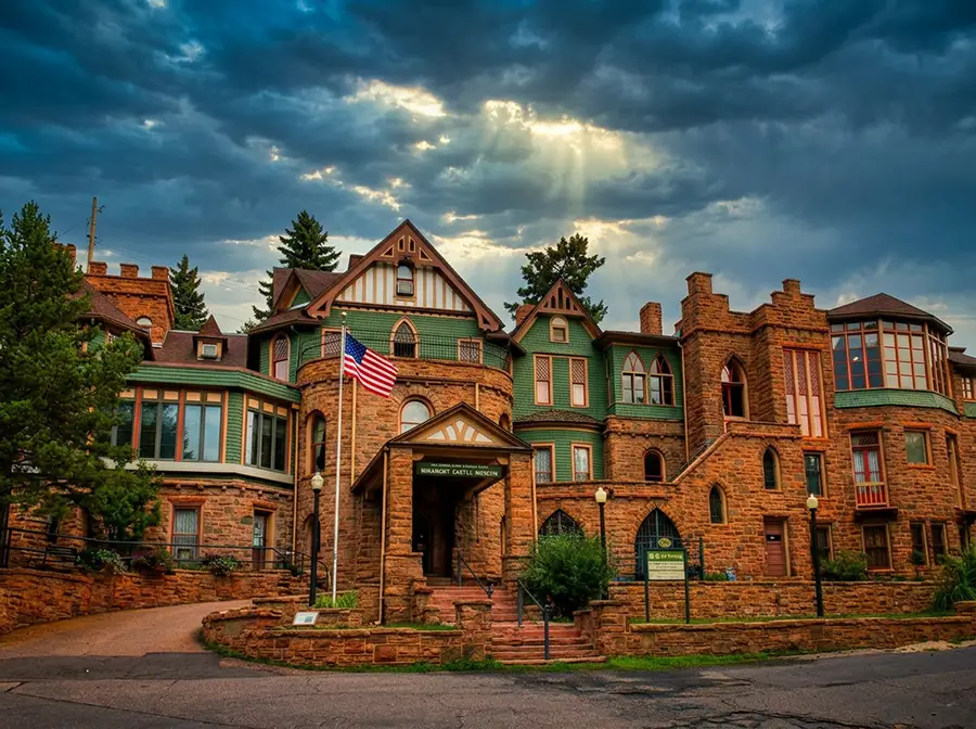 Manitou Miramont Castle